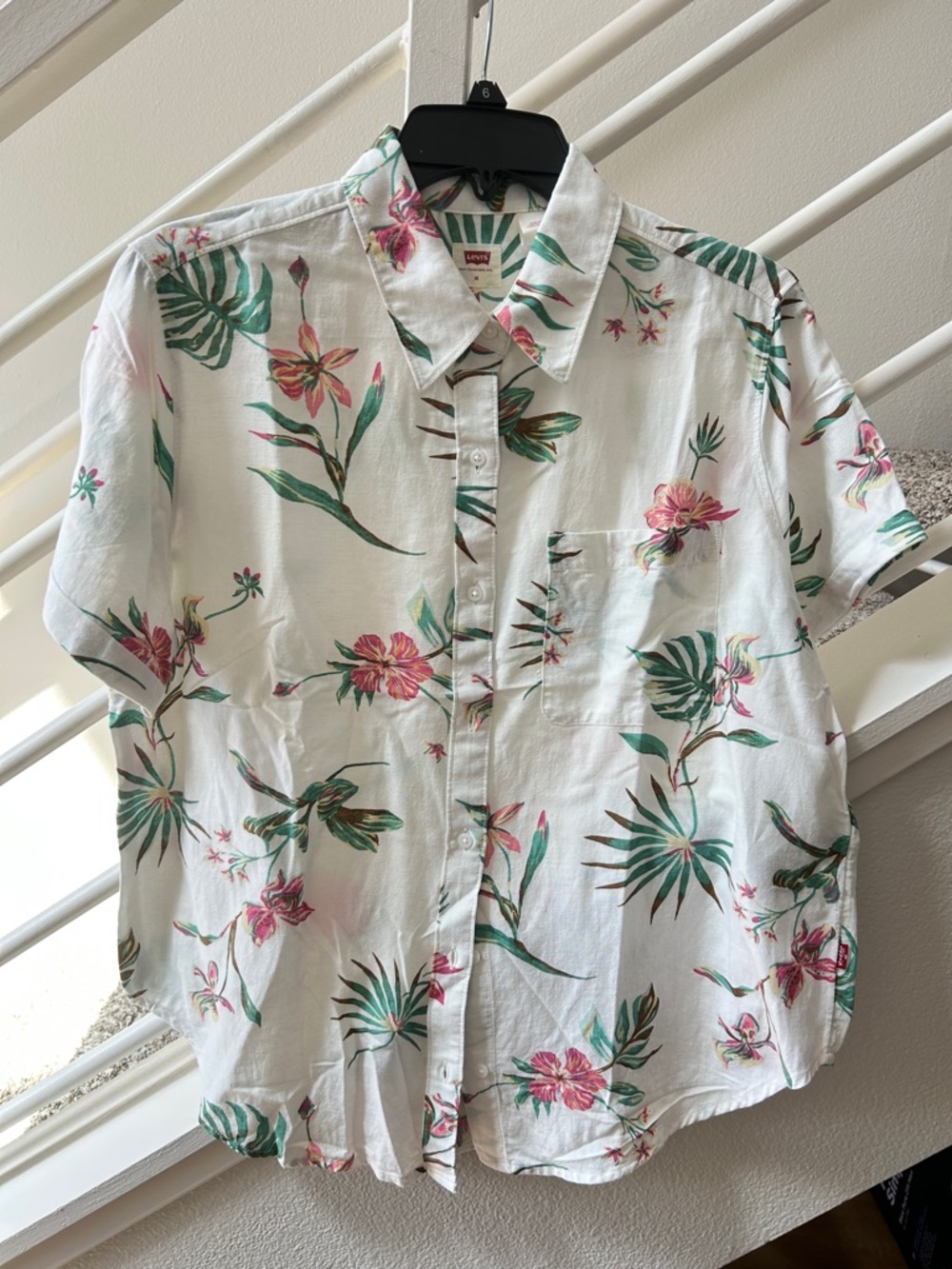 Levi’s Tropical Floral Linen Blend Button Down Women’s Size M